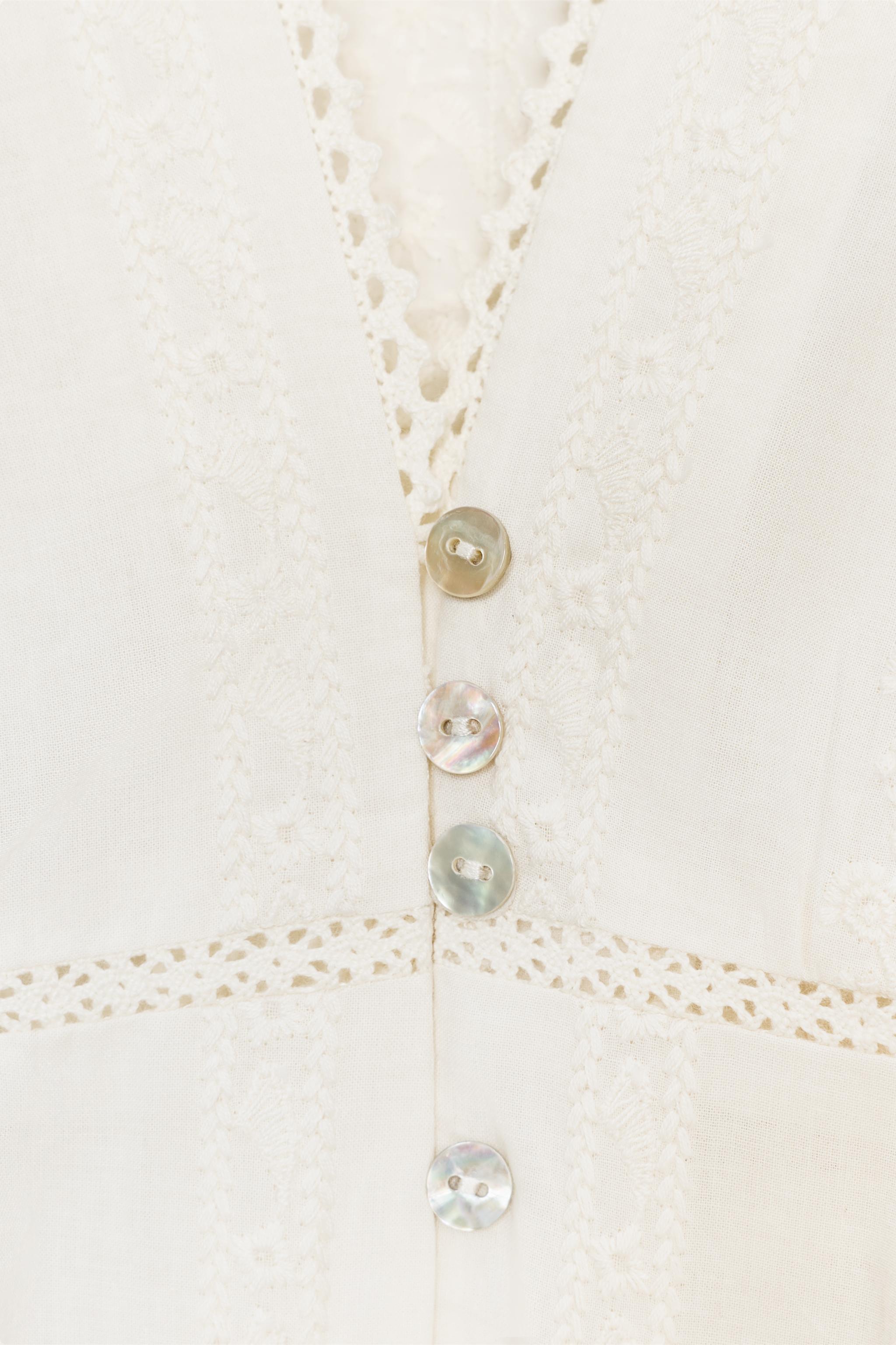 ROMANTIC EMBROIDERED BLOUSE